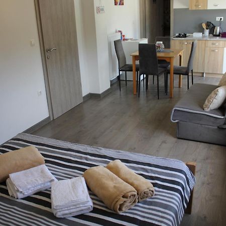Studio Apartments Adian Korenica Zimmer foto